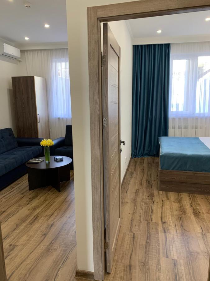 Vertoni Hotel Erevan Esterno foto