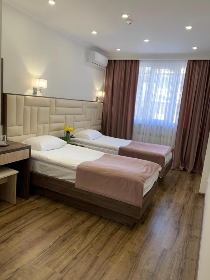 Vertoni Hotel Erevan Esterno foto