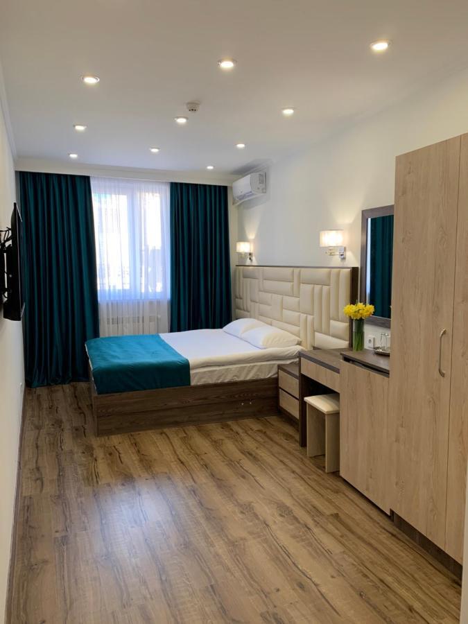 Vertoni Hotel Erevan Esterno foto