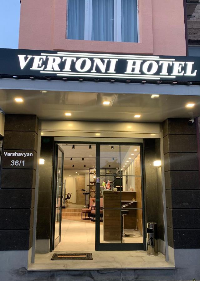 Vertoni Hotel Erevan Esterno foto